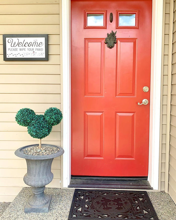 disney-themed-home-kelsey-entrance