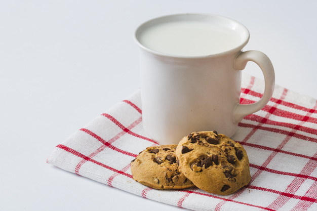 mug-milk-with-cookies