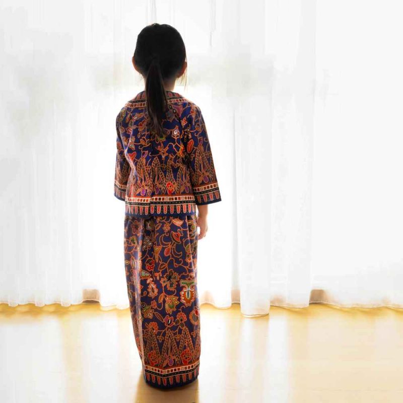 KrisShop selling Singapore Airlines's junior sarong kebaya uniform for