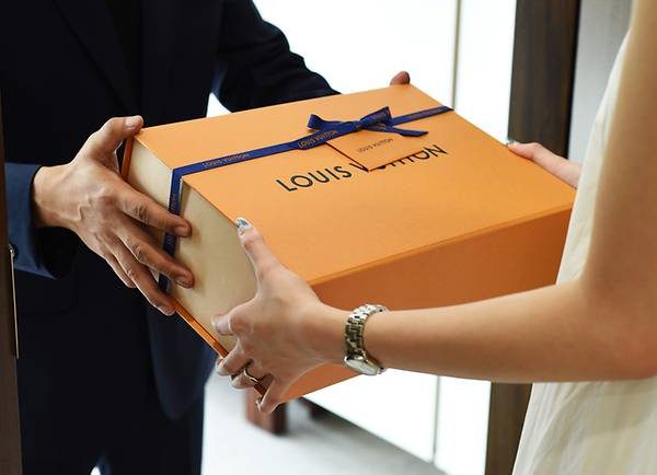 receiving a louis vuitton package