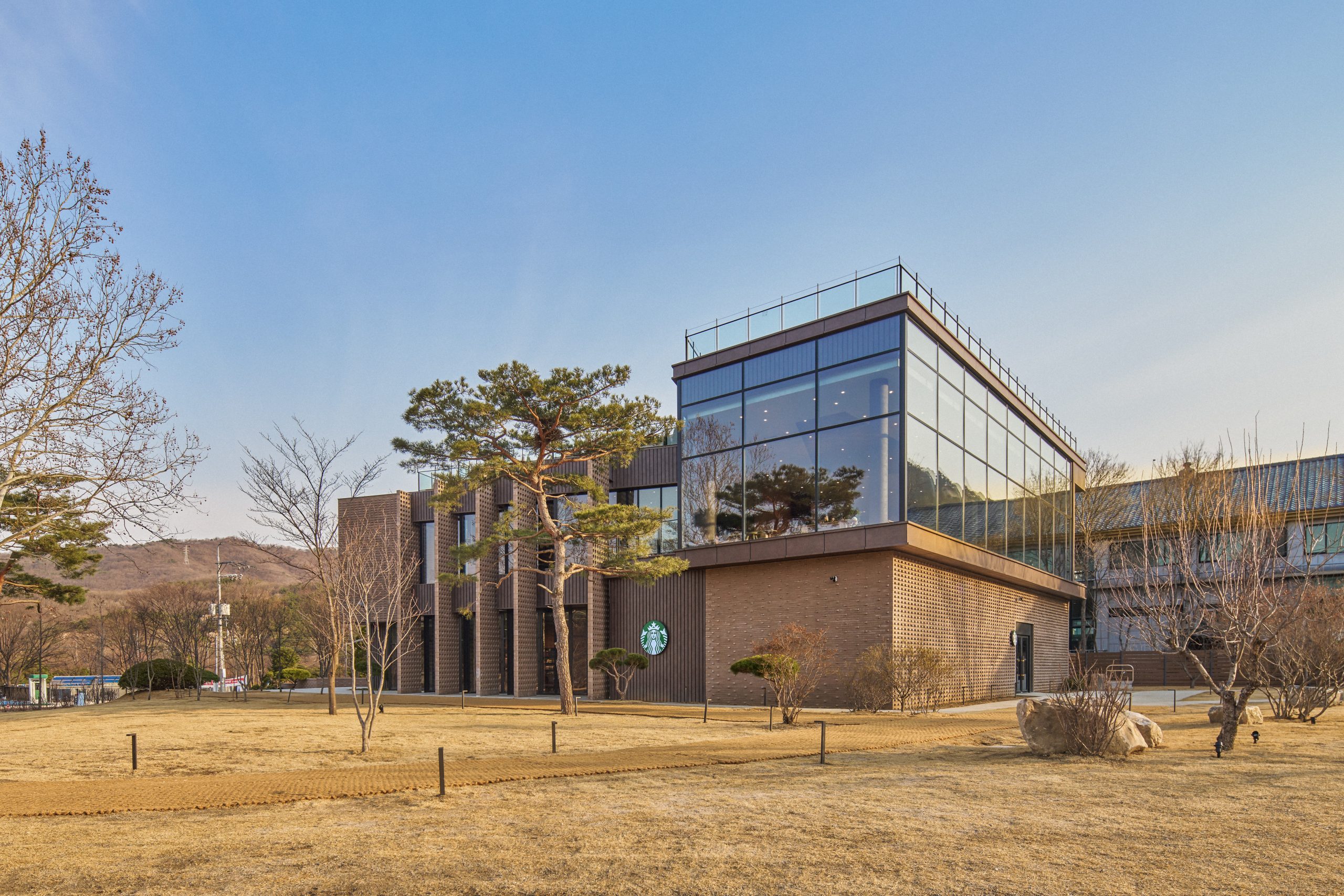 The Bukhansan Store_exterior